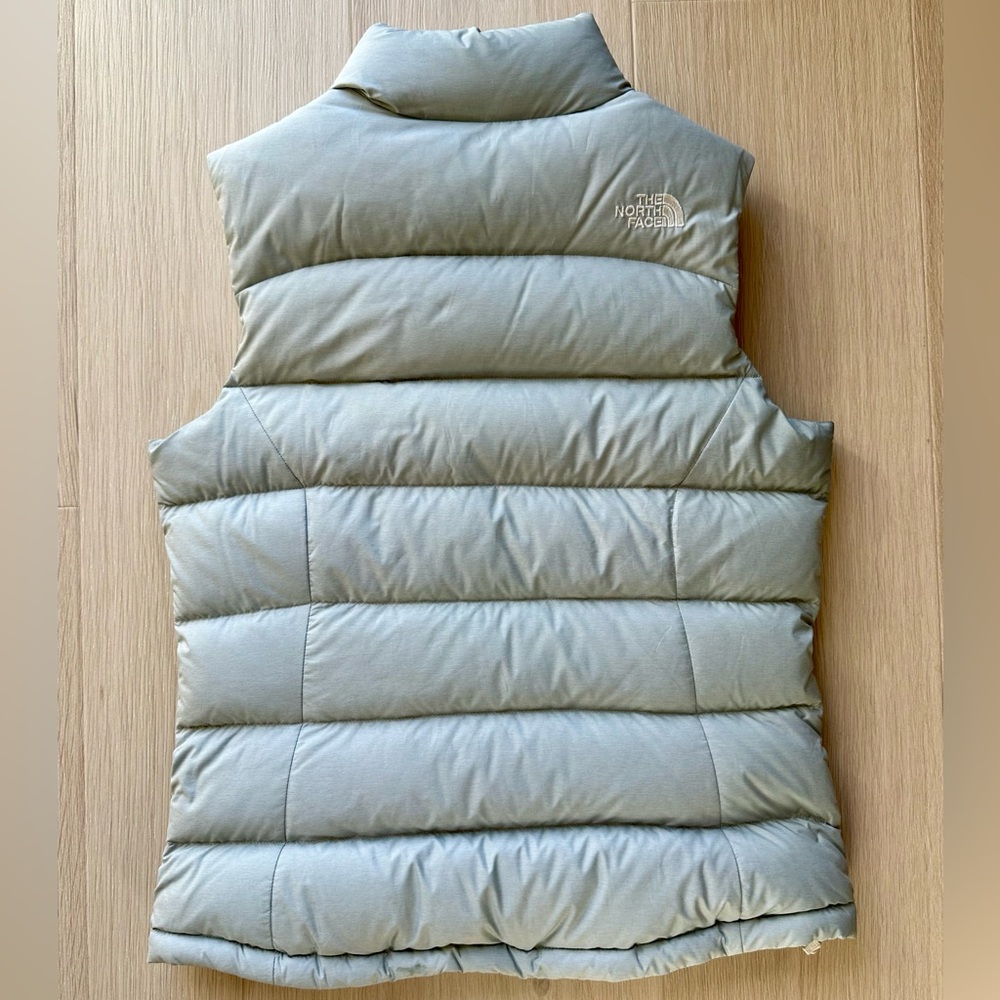 The North Face 700 Fill Down Vest Women’s Small Light Gray Puffer Zip Front - Picture 6 of 12